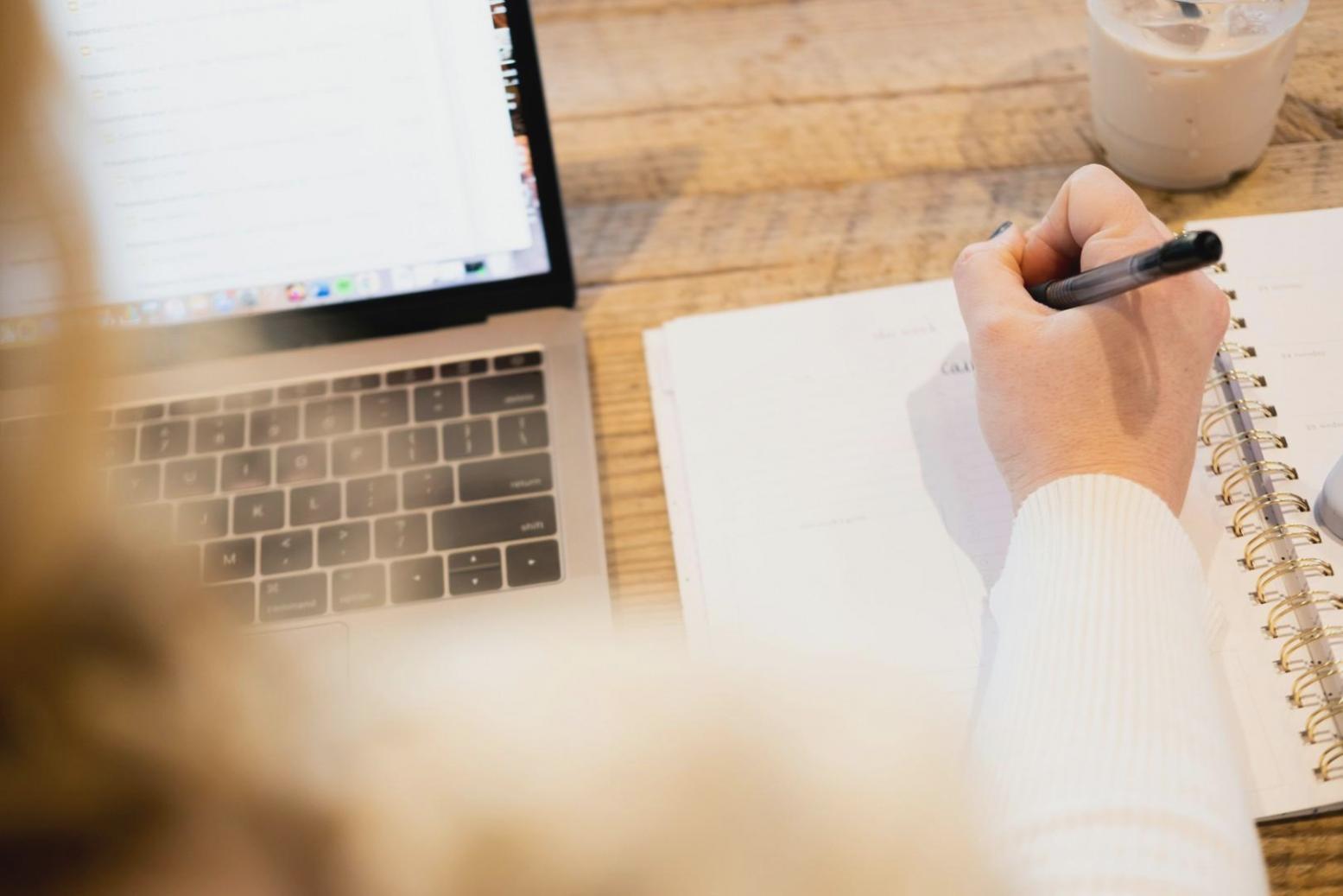Sesiones de análisis personalizado con casos prácticos